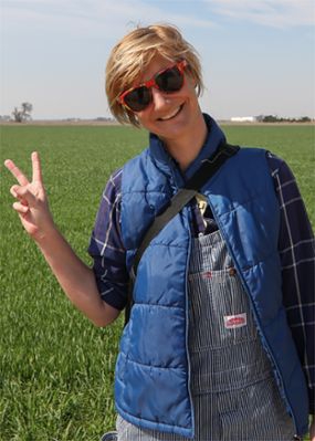 Image of Sarah Cusser in a field
